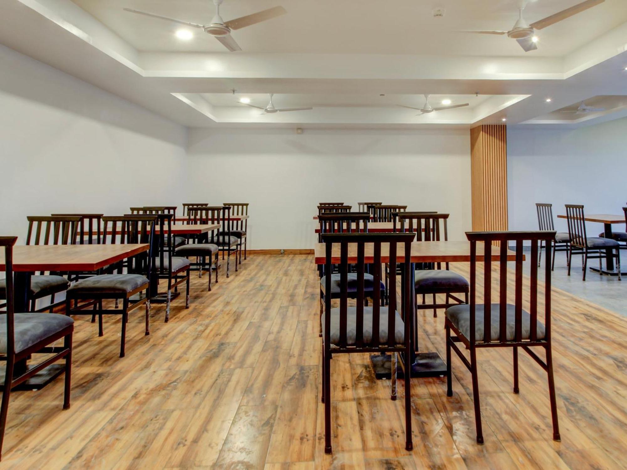 Отель Townhouse Madgaon Raia Экстерьер фото
